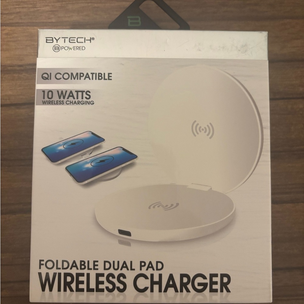 White Foldable Dual Pad Wireless Charger